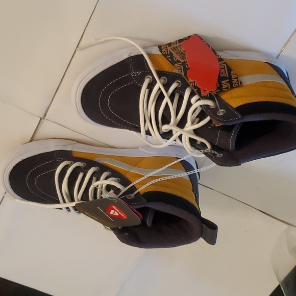 New with tags Vans off the wall Boys sneakers size 5 - Picture 4 of 9